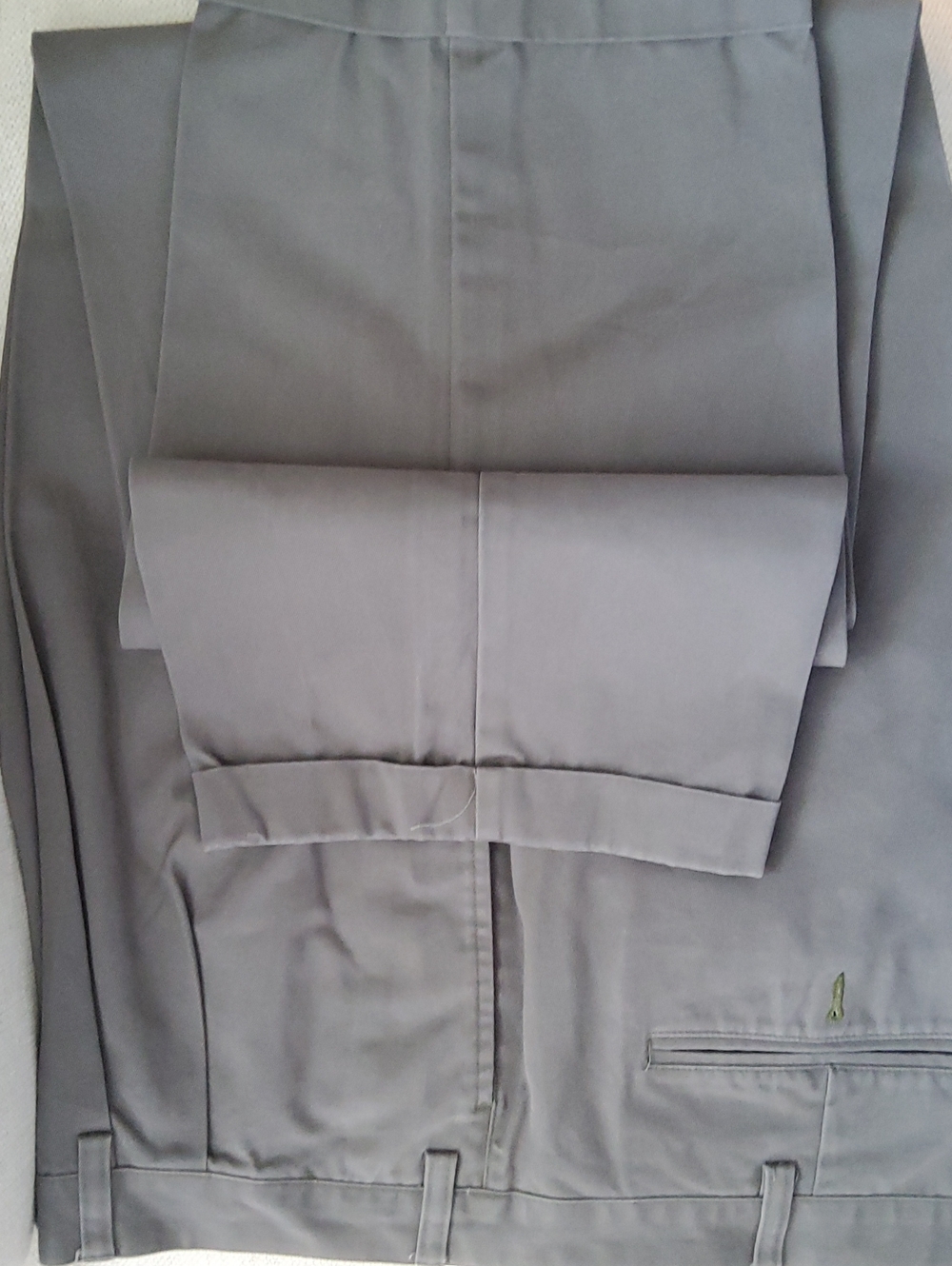 Orvis Men's Gray Khaki Pants - Size 46 X 30